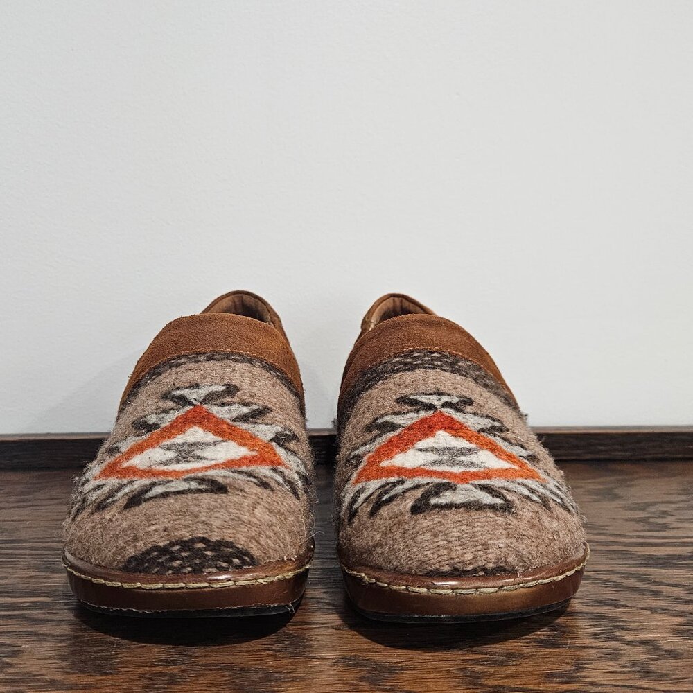 Born Bailie clogs Aztec pattern clogs - image 3